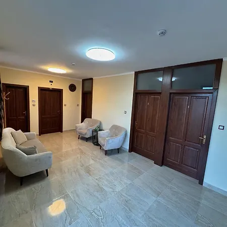 Aparthotel Kevevara Vendeghaz *